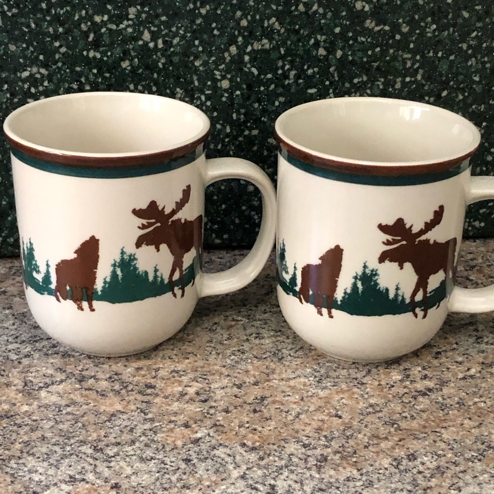 Manitoba Moose Bear Wolf Green Brown Set of 2 Ceramic Coffee Cups Mugs